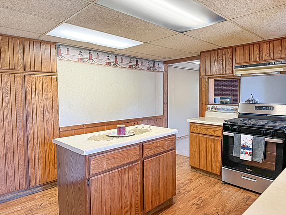 5th image of 8852 W 120th St
