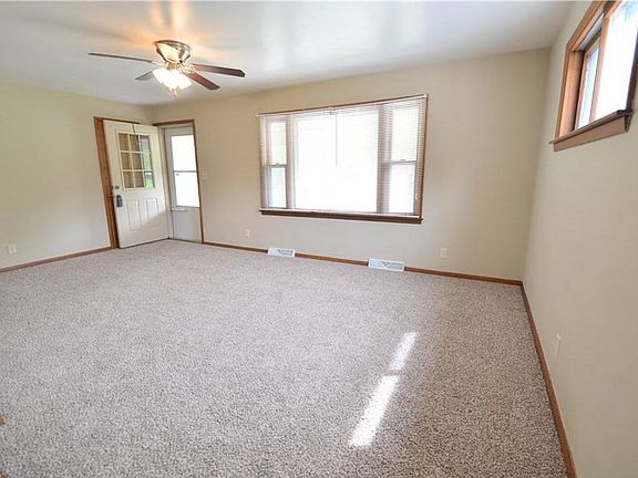 4th image of 3430 S Wendover Cir
