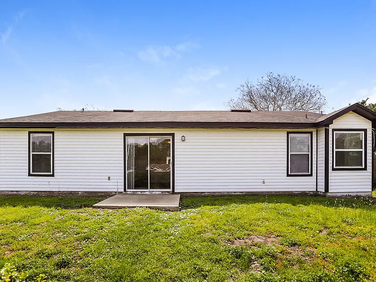 8241 Dover Cliff Ct — Photo 16
