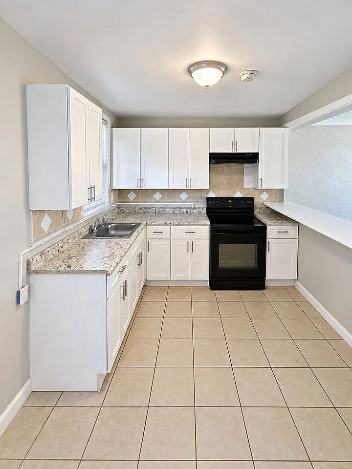 1 bed, 650 sqft, $1,200 — Photo 2