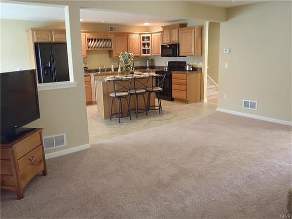 5th image of 2245 Jeannette Ln