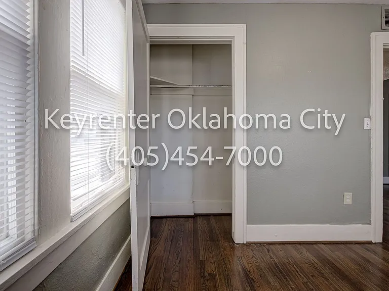 1700 N Robinson Ave — Photo 30