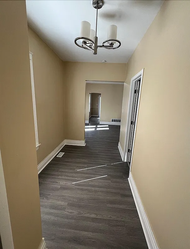 3 bed, 1.0 bath, 2000 sqft, $1,550 — Photo 4