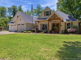 893 N E St #N, Eufaula, OK 74432