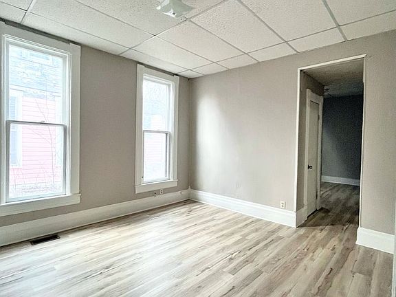 5th image of 116 W 10th Ave