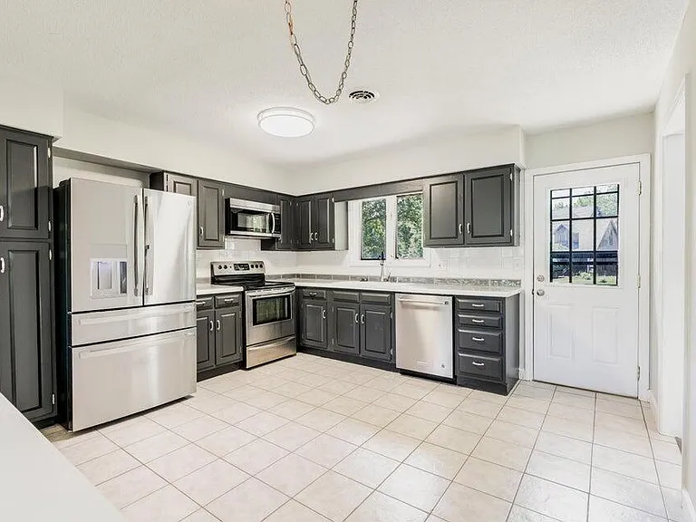 2400 Ridgefield Rd — Photo 17