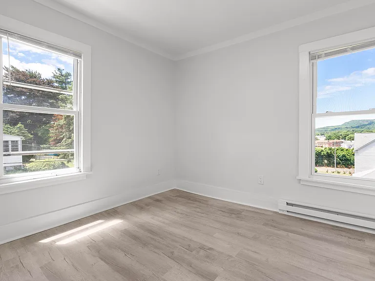 146 Hobart St #2 — Photo 20