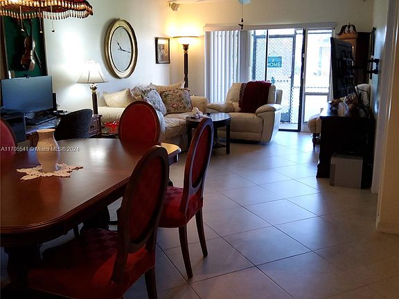 5th image of 450 Lakeview Dr APT 2