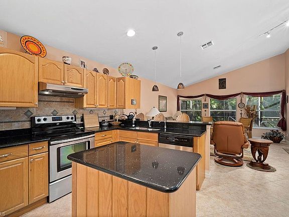4th image of 22118 Seashore CIR