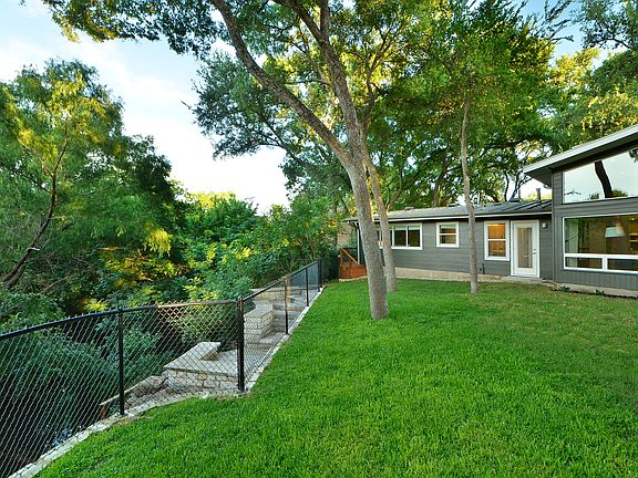 5th image of 2606 Hancock Dr
