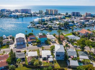 424 S Bayshore Dr, Madeira Beach, FL 33708