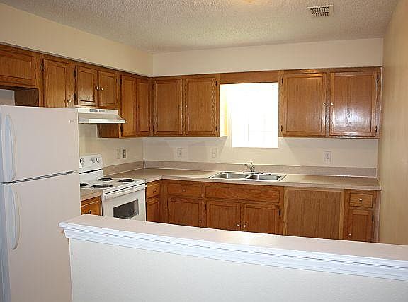 2nd image of 1453 Ellis Trace Dr W