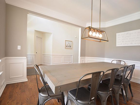 5th image of 549 Kingsmoor Dr