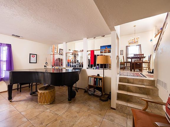 5th image of 2111 Avenida De Las Alturas