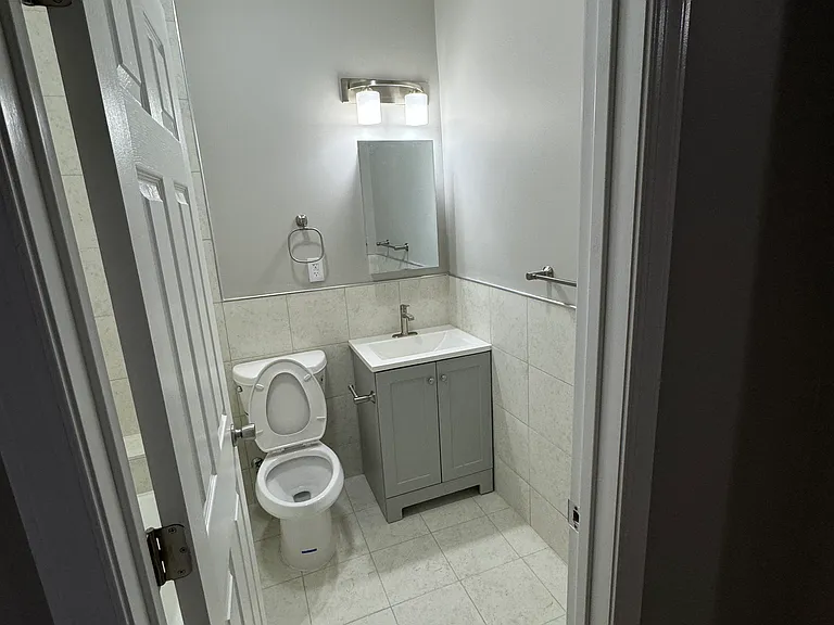 331 N 40th St #B — Photo 47