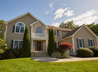 75 Pine Ridge Dr, Cranston, RI 02921