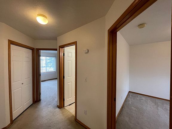 5th image of 3115 E 44th Ave