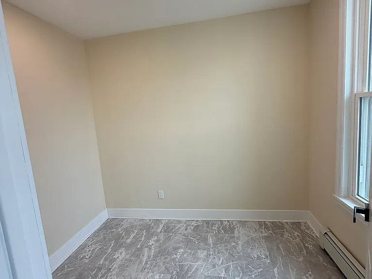 817 15th St #2 — Photo 8