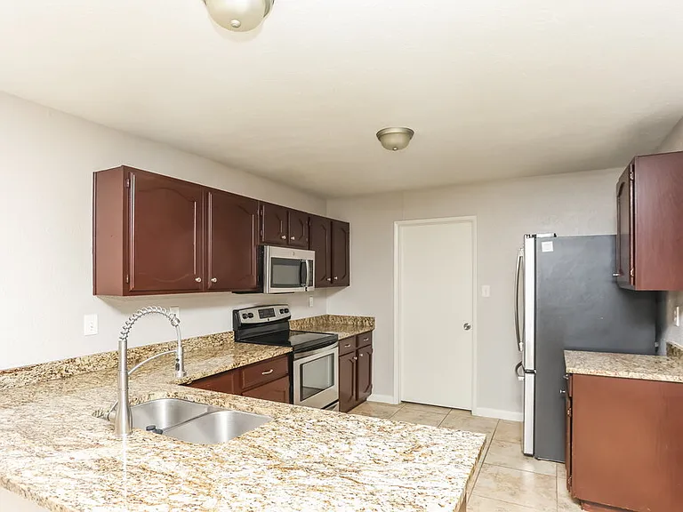 458 Rainier St — Photo 8