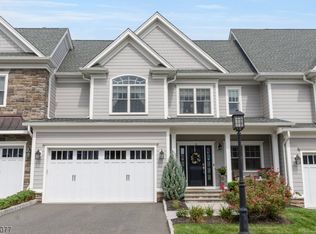 14 Park View Dr, Warren, NJ 07059