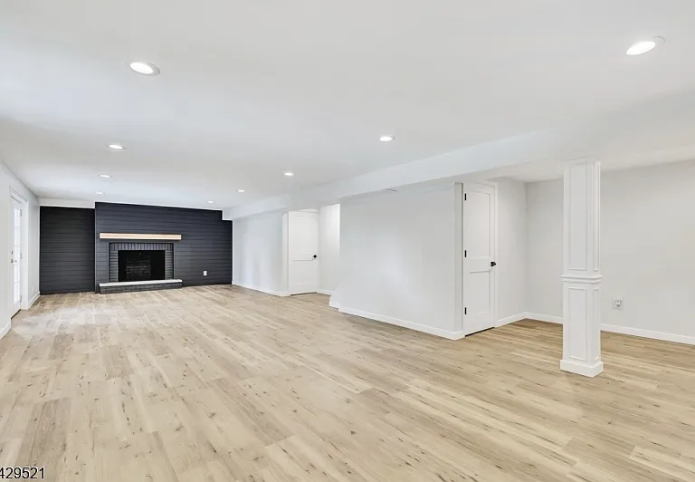 136 Carlough Rd — Photo 24