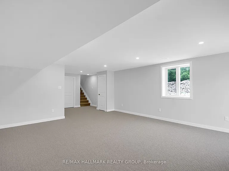 749 Newstead Cres — Photo 40