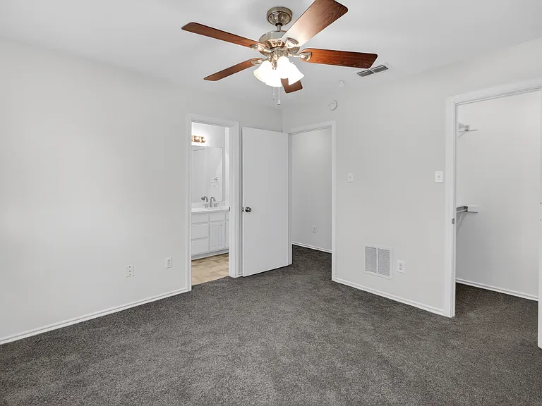 1009 McCoy Dr — Photo 18