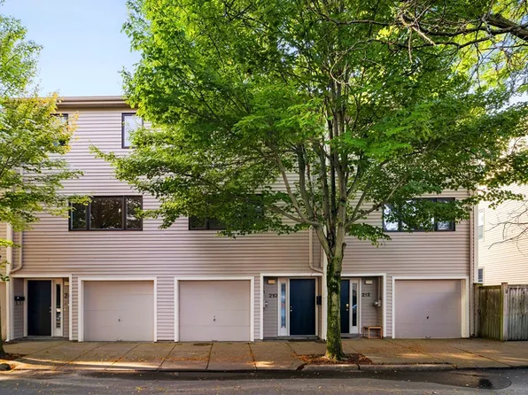210 Charles St Unit 210, Cambridge, MA 02141