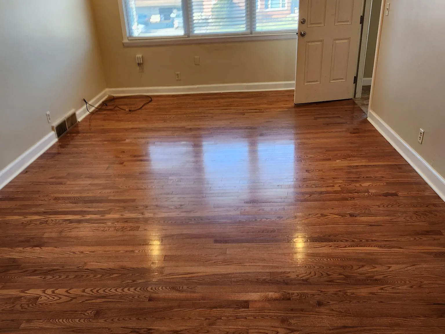 2210 Gerald Ct — Photo 2