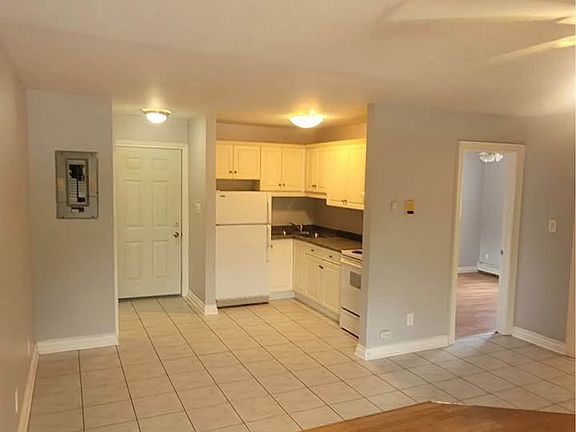 3rd image of 118 Lake St #6