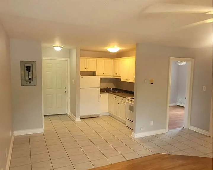 118 Lake St #6 — Photo 3