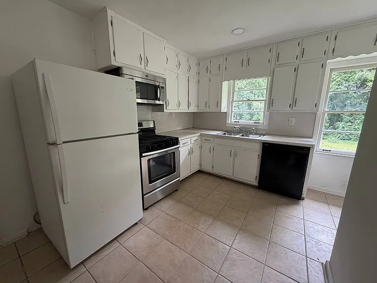 1369 Sagewood Cir — Photo 15