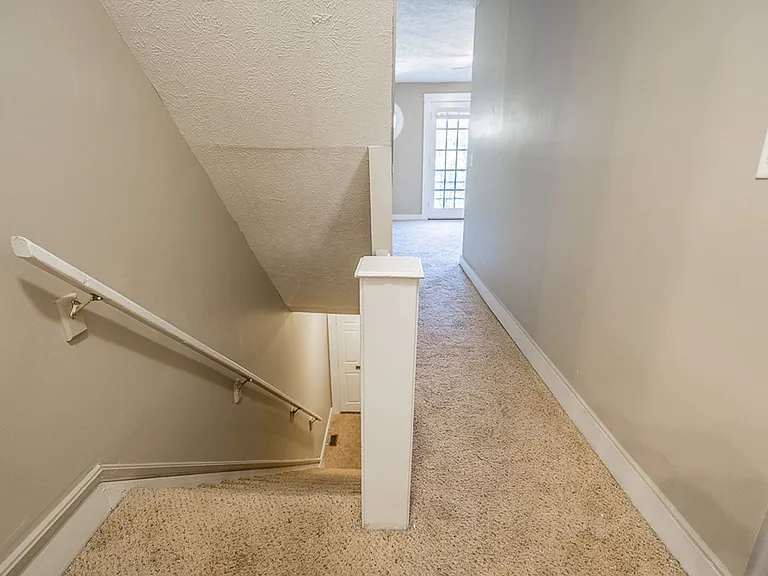 Neil House — Photo 24