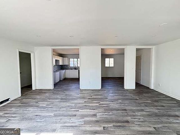 5th image of 441 Lynnhaven Dr SW