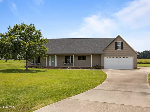 523 Redberry Court, Grimesland, NC 27837