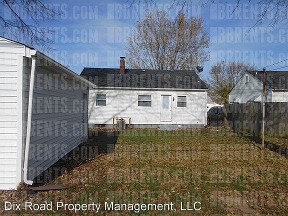 2nd image of 1045 Hayes Ave