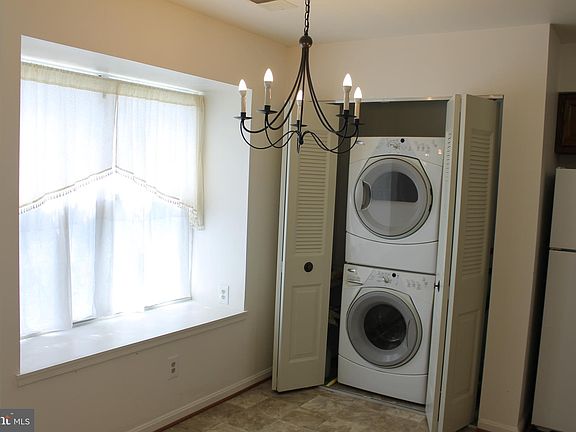 4th image of 109 Kalmia Ct
