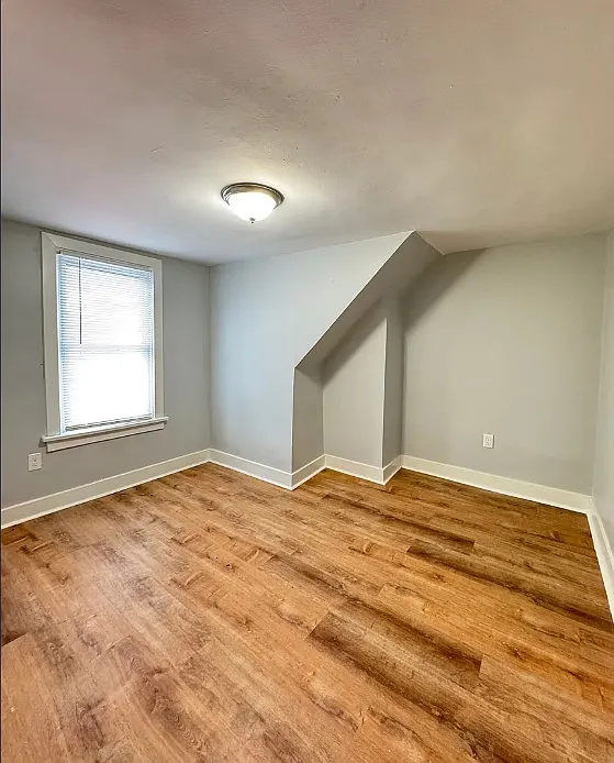 3 bed, 1200 sqft, $1,300 — Photo 4
