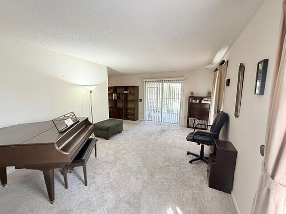 3rd image of 1 Louise Cir