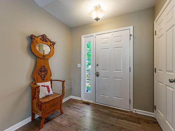 5th image of 1436 Sandhurst Ln