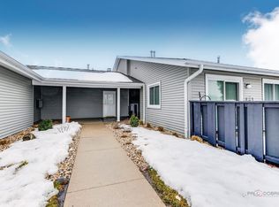601 Devonshire Ct APT C, McHenry, IL 60050