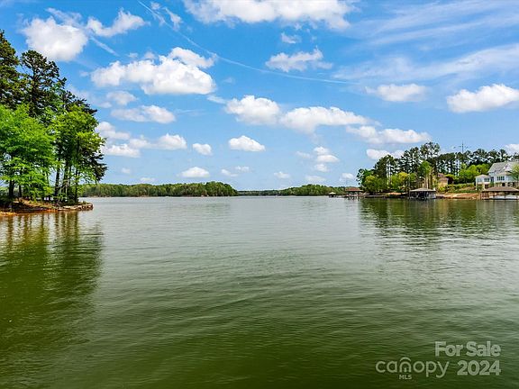 3rd image of 8946 Fair Oak Dr #32