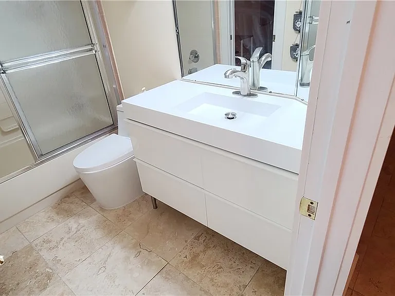 10906 W Cove Harbor Dr — Photo 20
