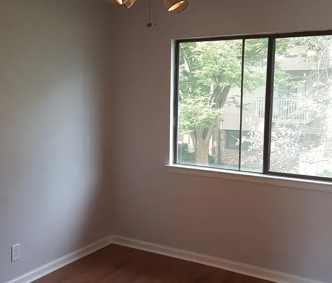 Lower Level - Eat in area across from kitchen