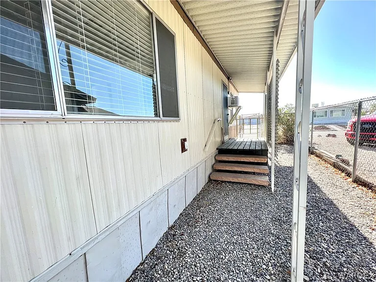 945 Holly St — Photo 32