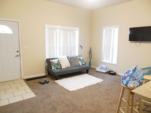 3rd image of 705 S Poplar St #2