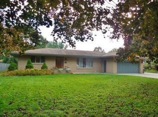 1370 Godush Dr, Saint Joseph, MI 49085