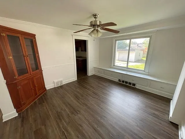 3415 Lincoln Ave — Photo 5