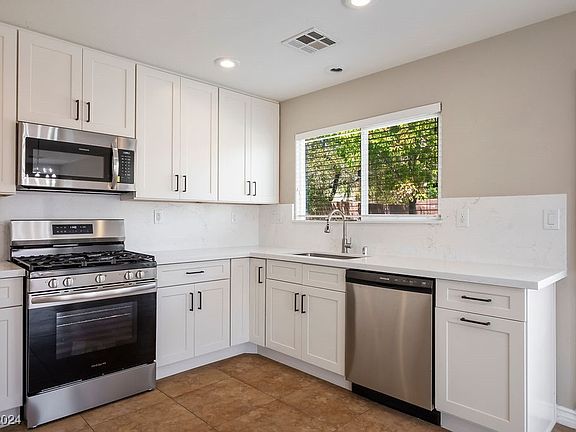 4th image of 2304 Cockatiel Dr