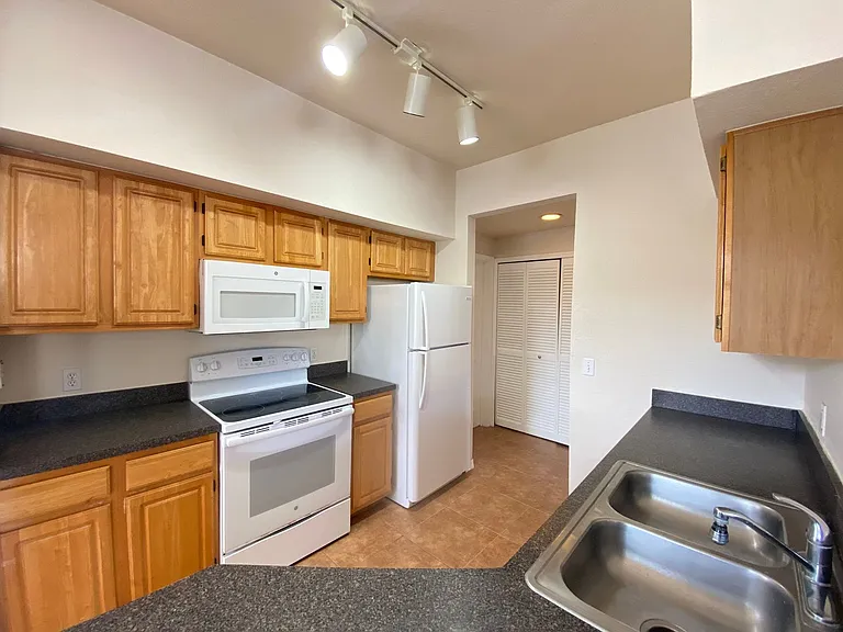 6025 Westgate Dr #2512 — Photo 13